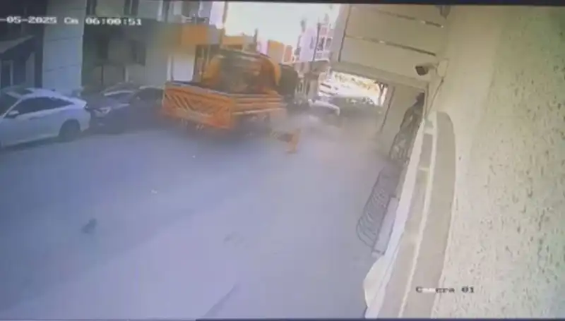 Kontrolden Çıkan Vinç, 23 Araca Çarparak Son Buldu