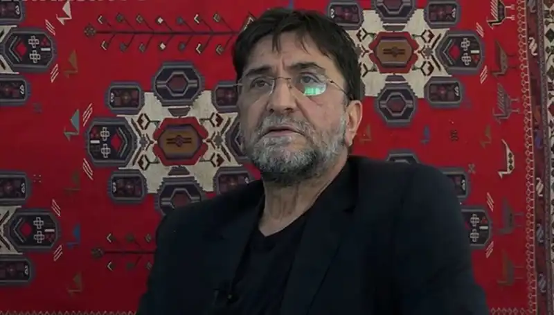 Türkiye'nin Tanınmış Gazetecisi Nihat Genç Hayatını Kaybetti