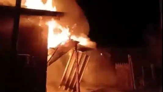 Karabük'te Korkutan Yangın: İki Ev Alev Alev Yandı