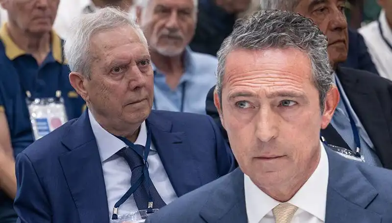 Fenerbahçe Divan Kurulu'nda Aziz Yıldırım'dan Sarsıcı Adaylık Açıklaması
