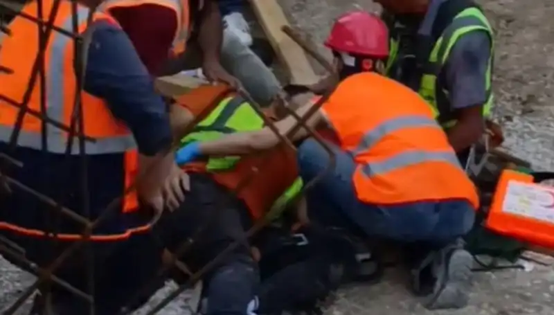 Adana'da İnşaat Alanında İki İşçi Ciddi Şekilde Yaralandı!