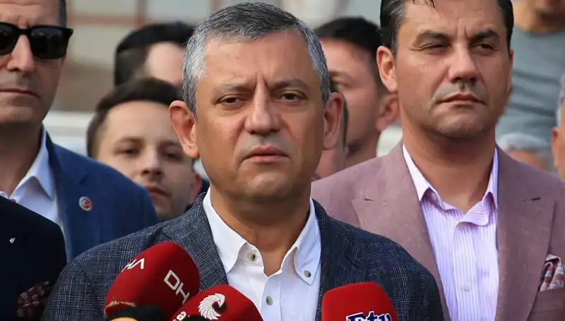 Özgür Özel, Seçim Güvenliği Hakkında Alarm Verdi: "Sandığı Ortadan Kaldırmak İstiyorlar!"
