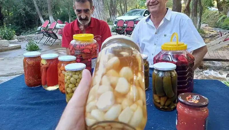 Araban Sarımsağı ile Şifa Dağıtan Özel Turşu Tarifi!