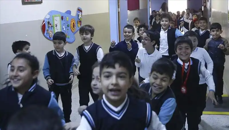 2025 Okul Açılış Tarihleri: Öğrencileri Bekleyen Tatil Süreçleri Neler?