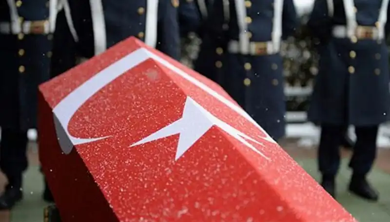 Pençe Kilit Operasyonu'nda Yaralanan Askerimiz Şehit Düştü, Türkiye'yi Yasa Boğdu