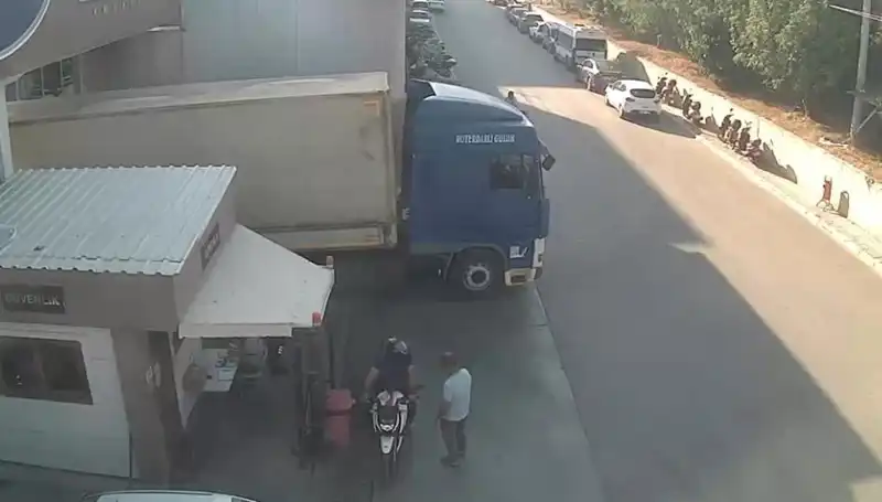 Milyonlarca Liralık Ürünlere El Koyan Operasyon: Nakliye Şebekesi Çökertildi