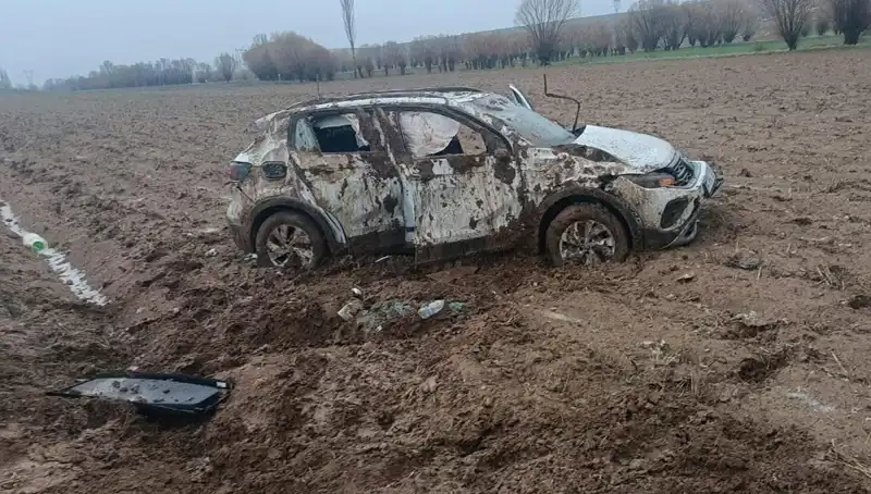 Otomobil Şarampole Yuvarlandı: İki Yaralı, Olayın Ayrıntıları Şoke Etti!