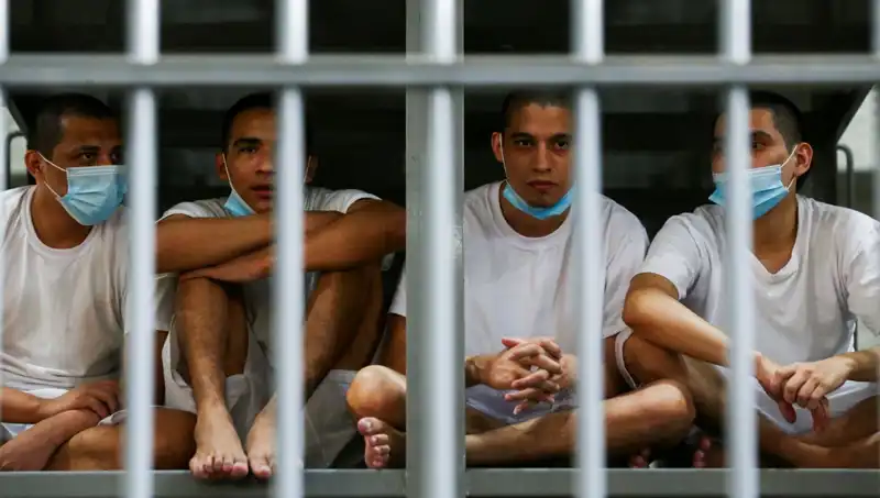 El Salvador’dan Venezuela’ya İkna Edici “Siyasi Tutuklu” Teklifi: Kimler Kazanacak?