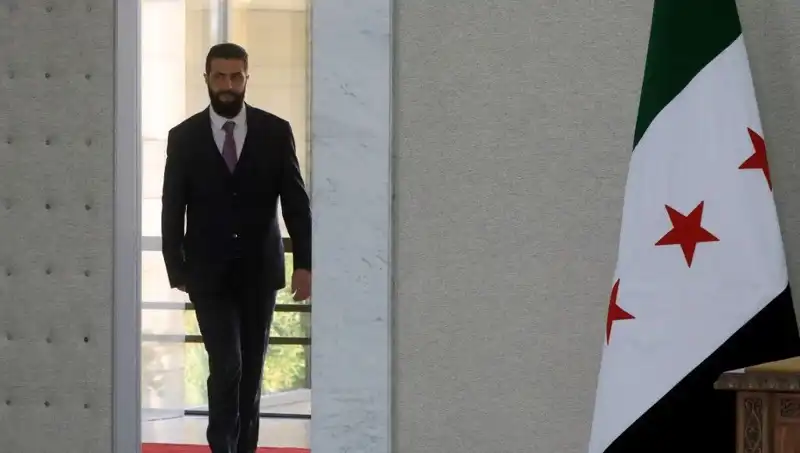 Fransa, Paris'te Şara-Macron Zirvesi ile Yeni Suriye’nin İnşasına Desteğini Açıkladı