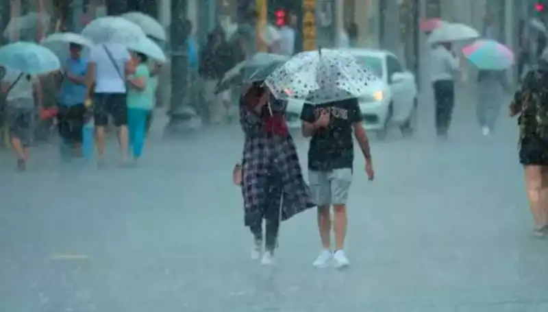 İstanbul'dan Uyarı: Yangın Bölgesinde Kuvvetli Rüzgar ve Sağanak Yağış Tehlikesi