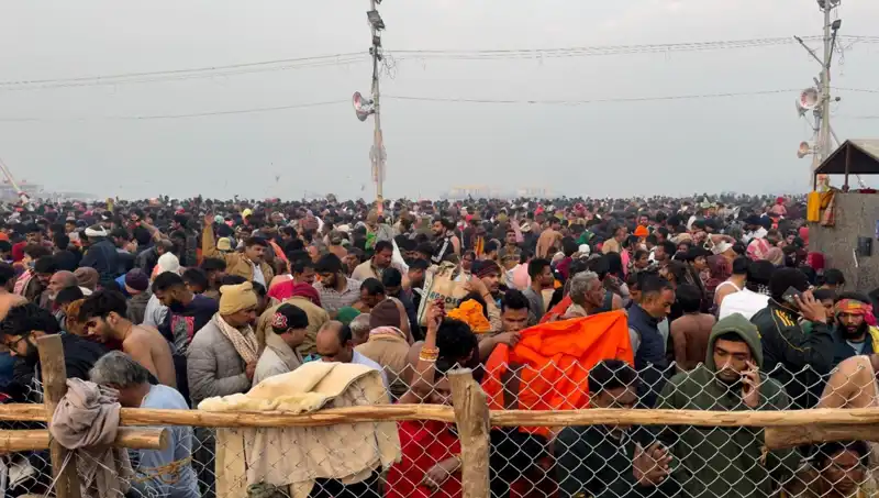 Hindistan'da Dini Festivalde İzdiham: En Az 6 Kayıp, Trajedi Gözyaşlarına Sebep Oldu