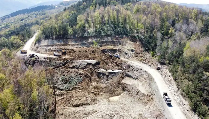 Kastamonu-Çatalzeytin Kara Yolunda Heyelan: Ulaşımda Aksama ve Güvenlik Önlemleri
