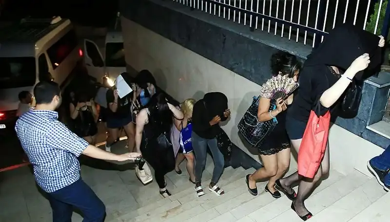 Düzce'de Dikkat Çeken Fuhuş Operasyonunda 5 Zanlı Yakalandı