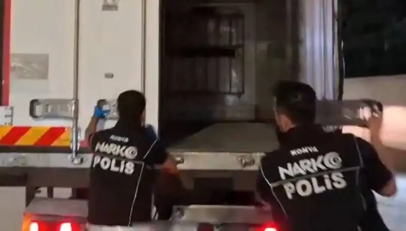 Konya'da Uyuşturucu Operasyonu: Dört Şüpheli Ekipler Tarafından Yakalandı