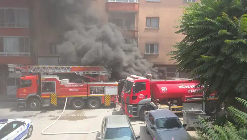 Niğde’de Beyaz Eşya Deposunda Büyüyen Yangın: Yangın Neden Çıktı?